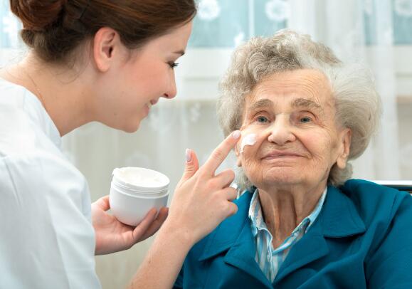 The Age-Induced Transformation of Skin Sensation in Elderly Individuals