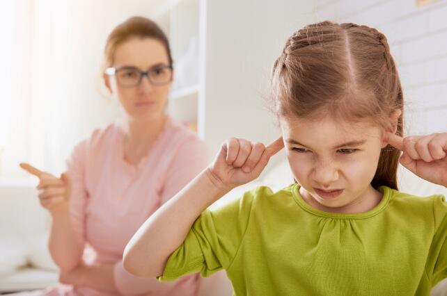 How Homemakers Can Avoid Nagging and Suspicion